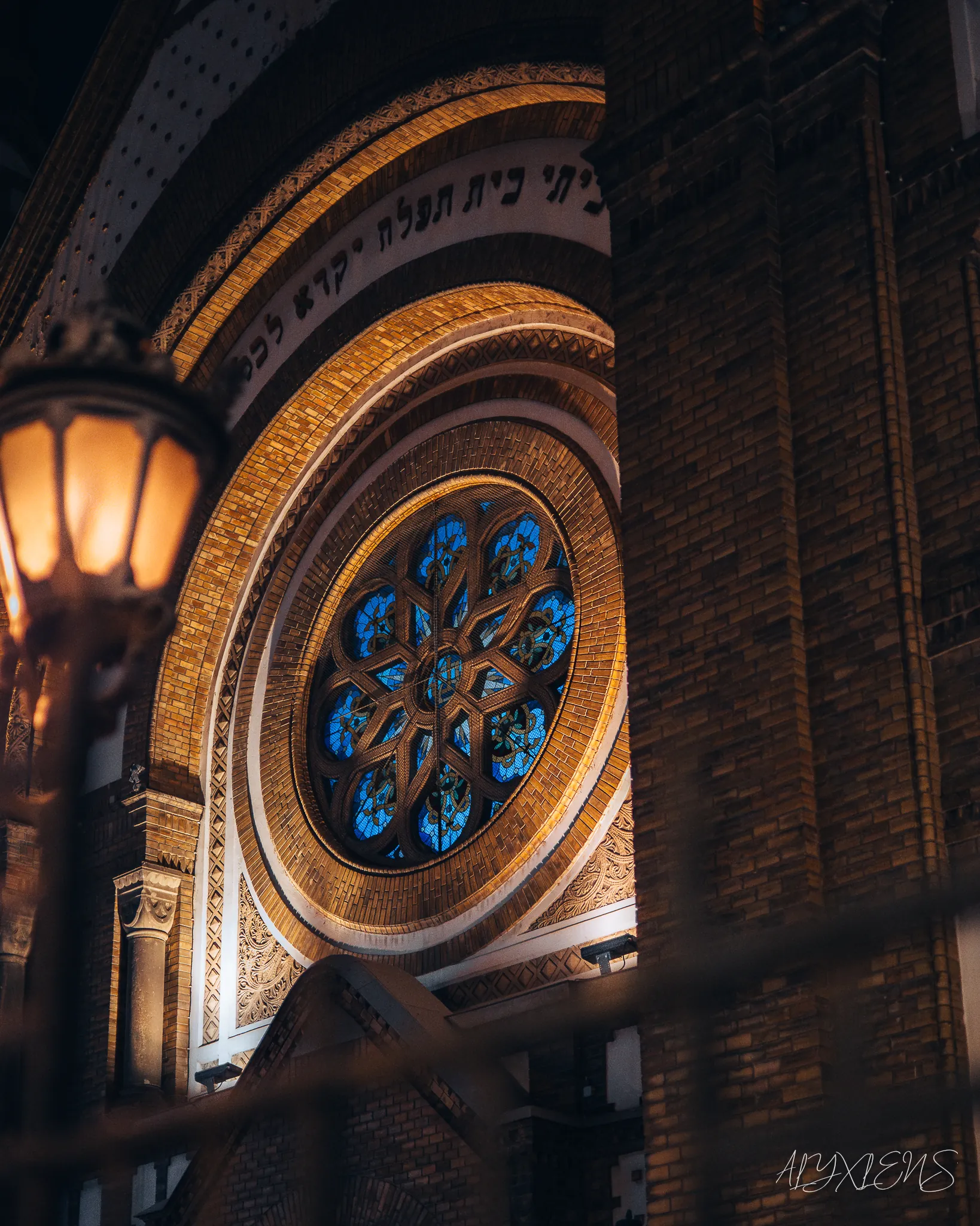 Street / Architecture photography by ALYXLENS